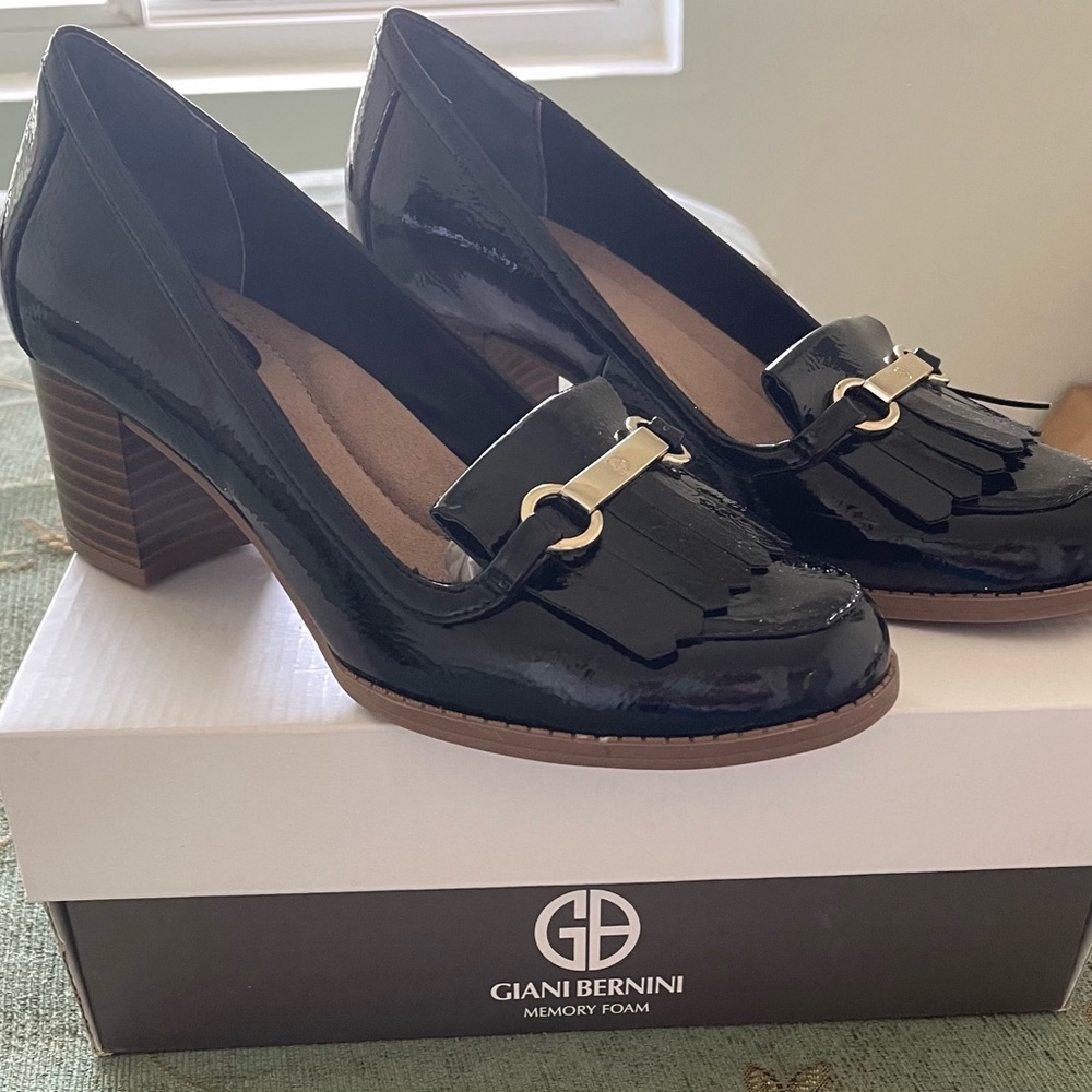 Black patent leather heels New